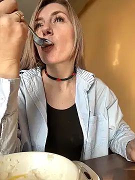 Crazy-Rosa online show from February 2, 5:10 am