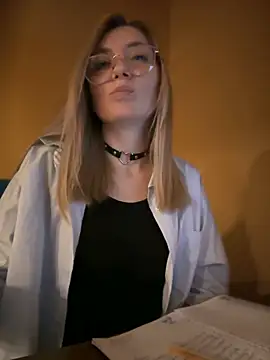 Crazy-Rosa online show from February 6, 3:20 pm