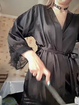 Crazy-Rosa online show from February 15, 9:05 am