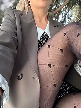 Crazy-Rosa online show from September 15, 6:35 am