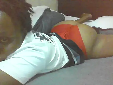 Snapshot of EBONYVANILLA02 chatting on June 2, 11:34 am EBONYVANILLA02 online show from June 2, 11:34 am