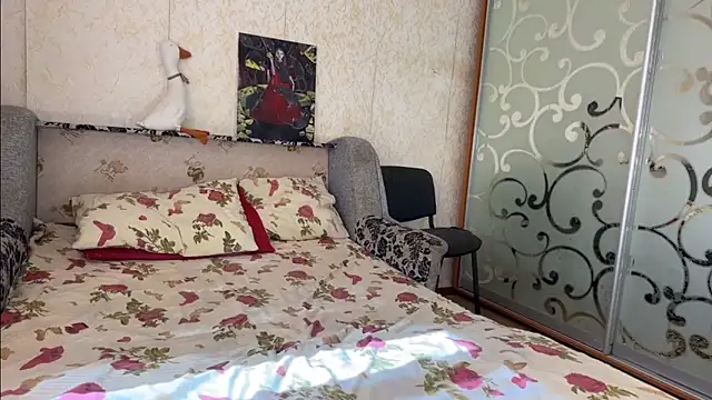 Stick Twlx online show from September 26, 8:40 am