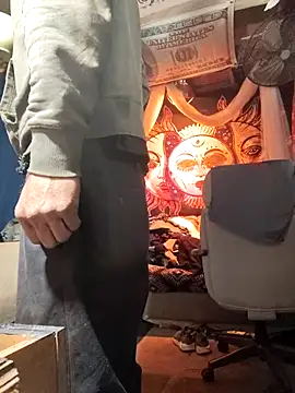 Gillygilly76 online show from March 16, 10:00 am