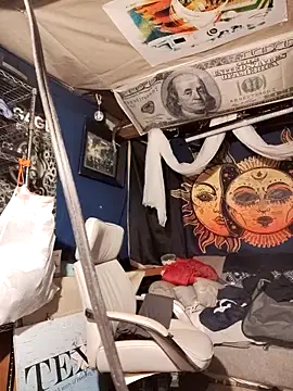 Gillygilly76 online show from March 22, 12:35 pm