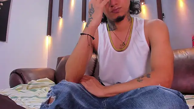  cannabitch online show from December 20, 1:22 pm