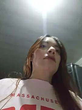 Snapshot of valery_mora chatting on April 5, 4:31 am valery mora online show from April 5, 4:31 am