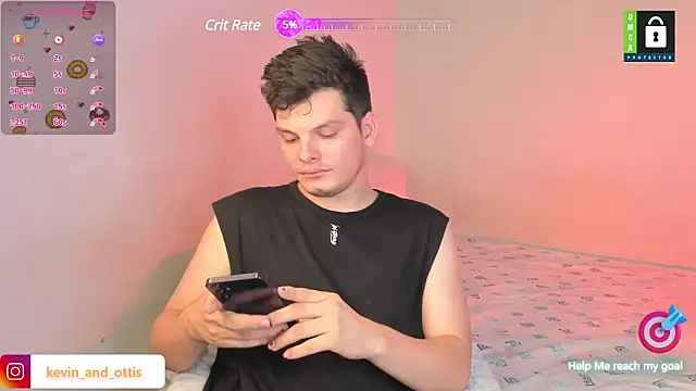 Snapshot of _Ottis_ chatting on January 9, 12:35 am Ottis online show from January 9, 12:35 am