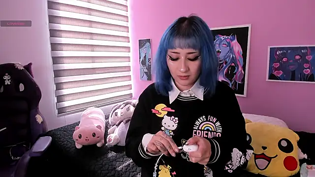 Miwa violet online show from February 12, 7:45 pm