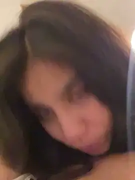 Cuteandhornyy online show from March 13, 4:38 am