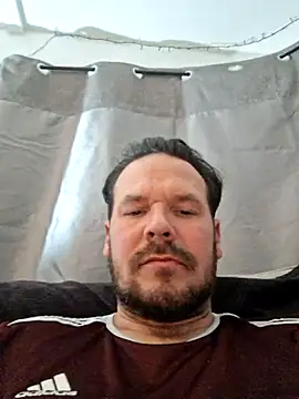 chrisB09 online show from November 28, 9:39 pm