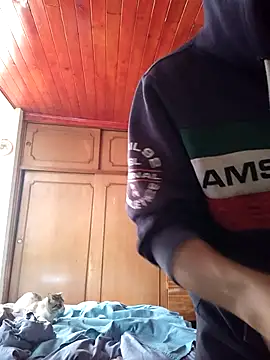 Snapshot of weedmanhot28 chatting on September 14, 1:32 pm weedmanhot28 online show from September 14, 1:32 pm