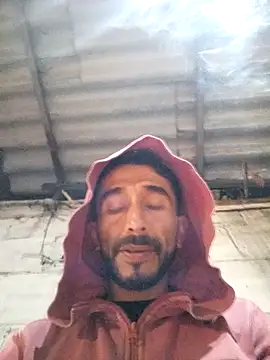 Snapshot of weedmanhot28 chatting on October 22, 3:07 am weedmanhot28 online show from October 22, 3:07 am