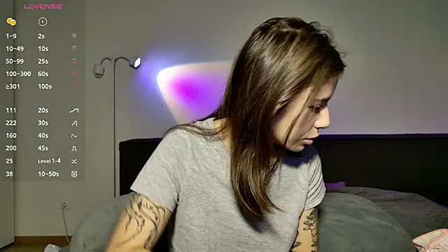 Snapshot of MazzyDoll chatting on December 14, 6:30 am MazzyDoll online show from December 14, 6:30 am