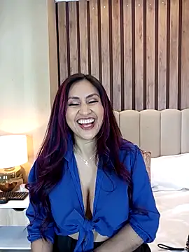 MonicaMoret online show from March 10, 3:20 pm