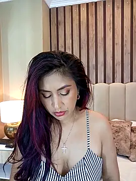 MonicaMoret online show from March 17, 12:57 pm