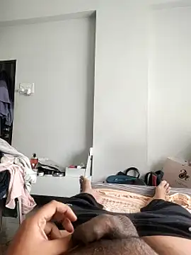 Snapshot of 143n143143 chatting on March 6, 8:16 pm 143n143143 online show from March 6, 8:16 pm