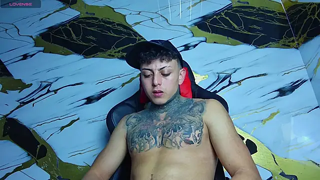 Kevin22 222 online show from March 1, 10:42 pm