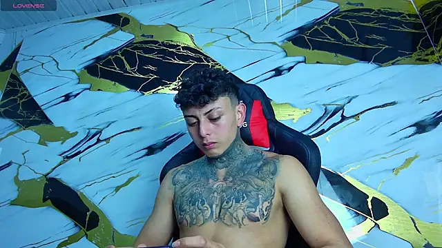 Kevin22 222 online show from March 20, 2:40 am