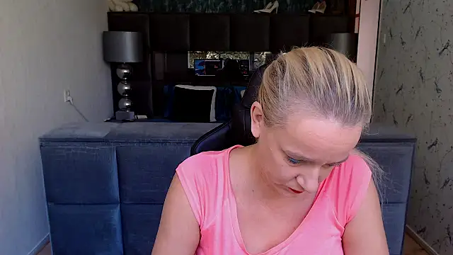 Wendysexyx online show from September 29, 8:30 am