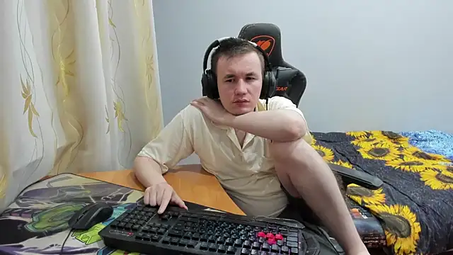 Snapshot of iliaskrislove chatting on November 1, 5:59 pm iliaskrislove online show from November 1, 5:59 pm