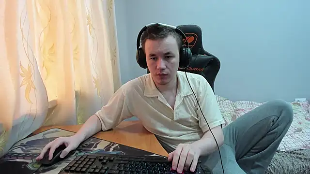 Snapshot of iliaskrislove chatting on November 4, 6:34 am iliaskrislove online show from November 4, 6:34 am