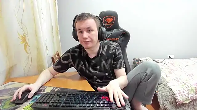 Snapshot of iliaskrislove chatting on November 4, 6:40 pm iliaskrislove online show from November 4, 6:40 pm