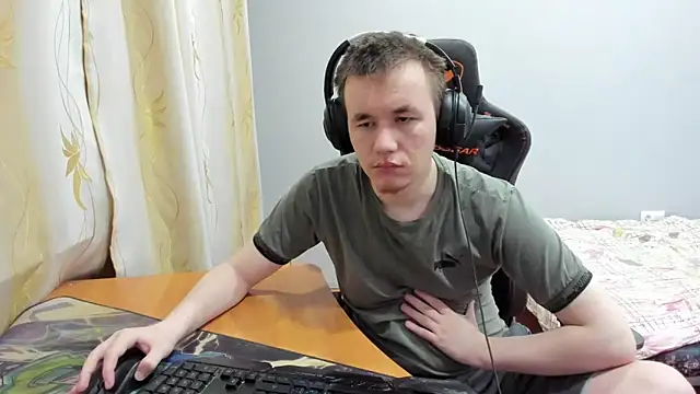 Snapshot of iliaskrislove chatting on November 13, 9:47 pm iliaskrislove online show from November 13, 9:47 pm