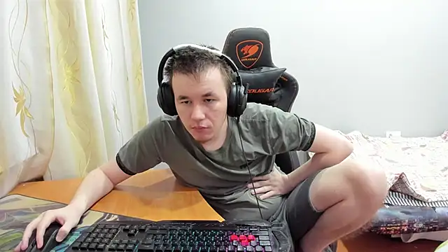 Snapshot of iliaskrislove chatting on November 14, 10:51 pm iliaskrislove online show from November 14, 10:51 pm