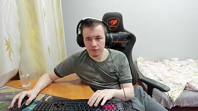 Snapshot of iliaskrislove chatting on November 16, 11:43 pm iliaskrislove online show from November 16, 11:43 pm