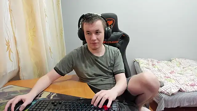 Snapshot of iliaskrislove chatting on November 17, 11:49 am iliaskrislove online show from November 17, 11:49 am