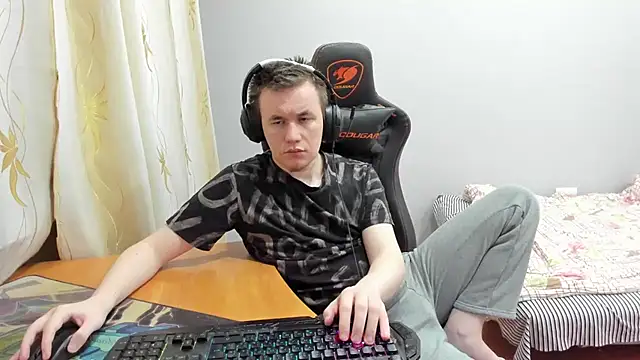 Snapshot of iliaskrislove chatting on November 20, 1:11 pm iliaskrislove online show from November 20, 1:11 pm