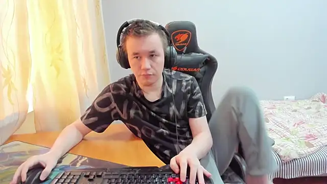 Snapshot of iliaskrislove chatting on November 21, 7:29 am iliaskrislove online show from November 21, 7:29 am