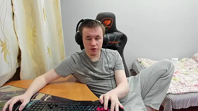 Snapshot of iliaskrislove chatting on November 24, 2:28 pm iliaskrislove online show from November 24, 2:28 pm