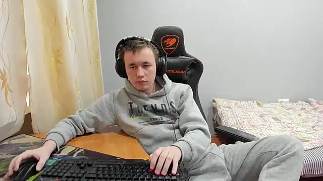 Snapshot of iliaskrislove chatting on December 2, 5:02 am iliaskrislove online show from December 2, 5:02 am