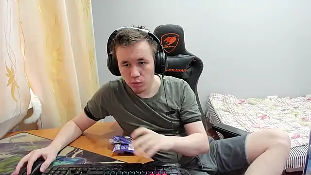 Snapshot of iliaskrislove chatting on December 4, 5:39 am iliaskrislove online show from December 4, 5:39 am