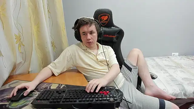 iliaskrislove online show from February 18, 7:10 pm