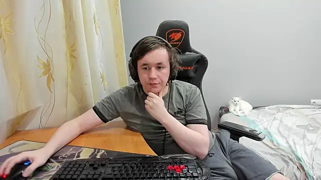 iliaskrislove online show from April 12, 12:04 am