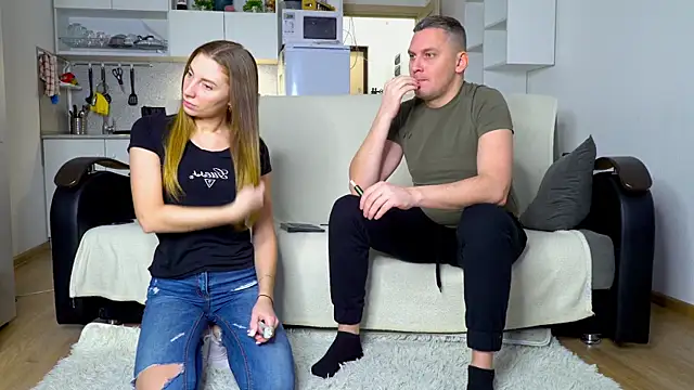 littlesweettifany online show from December 16, 11:37 am