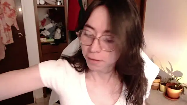 emily pearl  online show from October 9, 8:40 pm