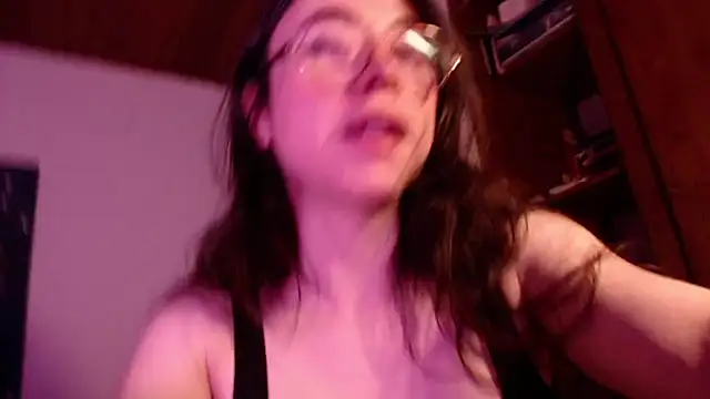 emily pearl  online show from January 12, 11:10 pm