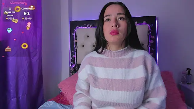 Veeronica Smith online show from February 18, 1:11 pm