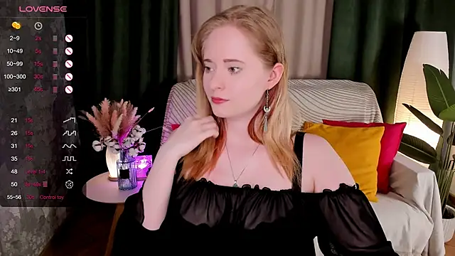 Snapshot of Aemilia_ chatting on May 11, 9:04 am Aemilia online show from May 11, 9:04 am