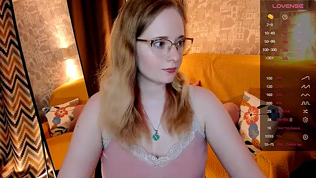 Snapshot of Aemilia_ chatting on June 9, 8:15 am Aemilia online show from June 9, 8:15 am