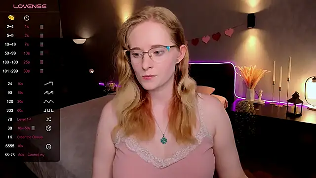 Snapshot of Aemilia_ chatting on June 13, 8:45 am Aemilia online show from June 13, 8:45 am