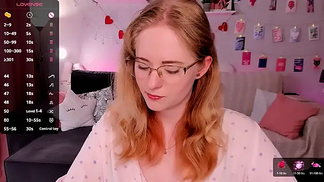 Snapshot of Aemilia_ chatting on July 30, 8:46 am Aemilia online show from July 30, 8:46 am