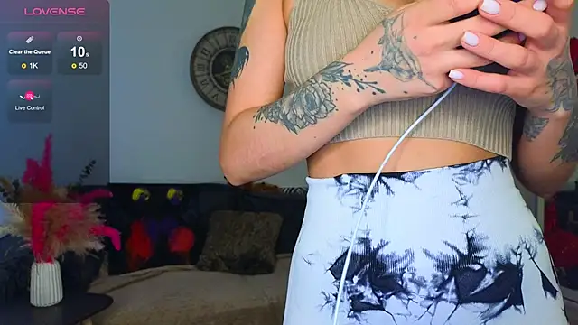 Snapshot of babilonian chatting on February 15, 12:43 pm babilonian online show from February 15, 12:43 pm