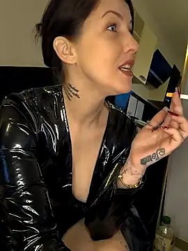 Linalicious online show from December 26, 2:48 pm