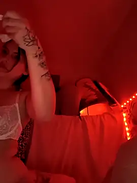 Linalicious online show from November 8, 4:40 pm