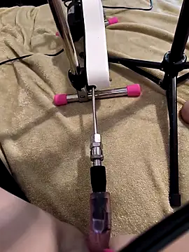 Linalicious online show from March 8, 8:51 am