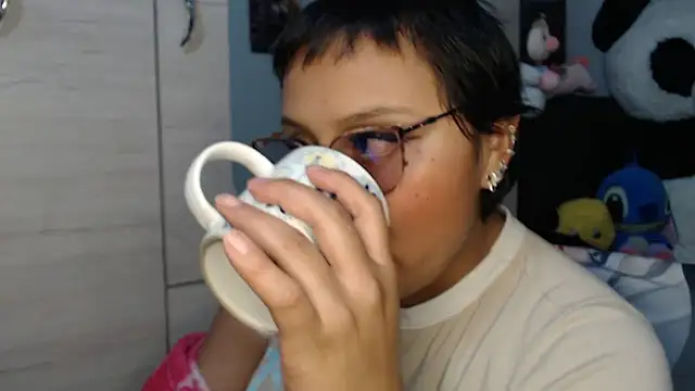 SWEETT CORY online show from January 14, 5:35 am